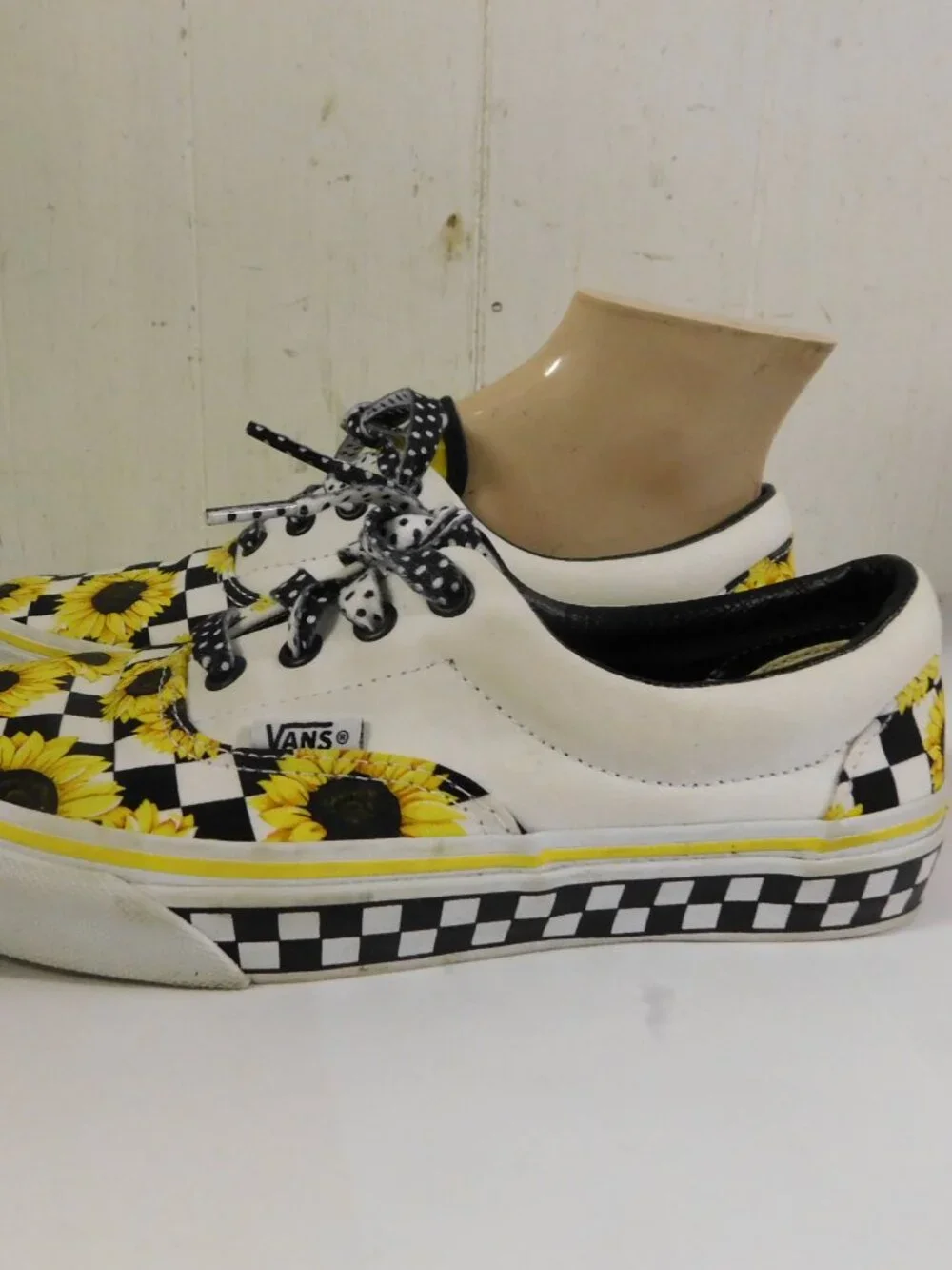 Van Customs Checkerboard Sunflower Lace Up Shoes sz 6 men 7.5 Women